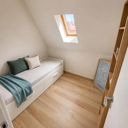 And By Sea View Apartment